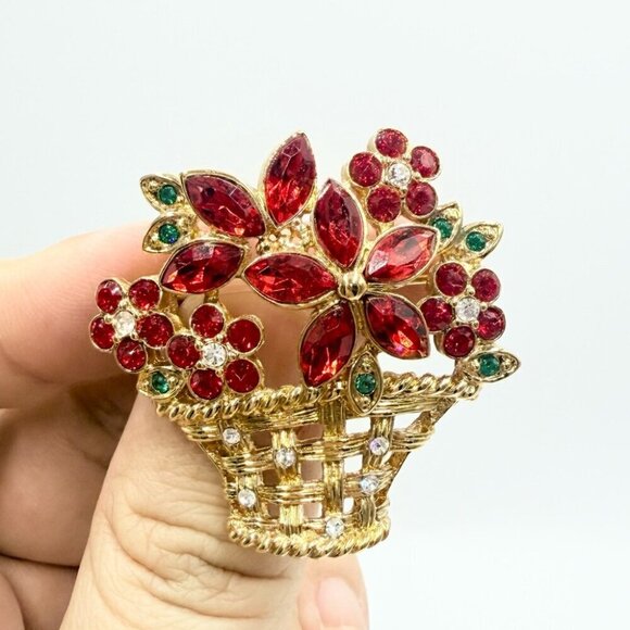Vintage Red Rhinestone PoinsettiaCrystal and Gold Tone Basket Brooch - Picture 1 of 6
